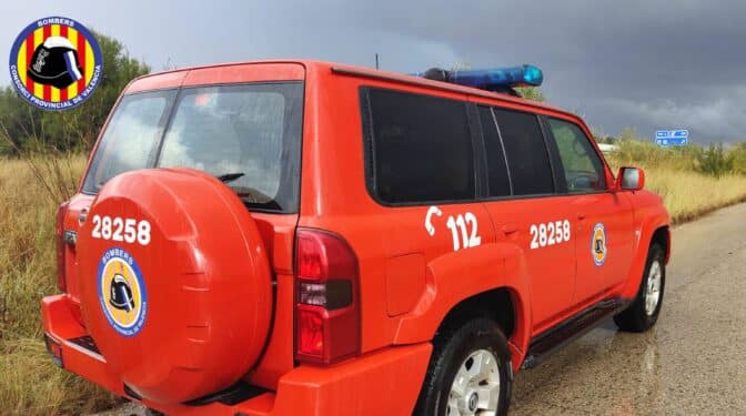 Dos sintecho en estado crítico por un incendio en el antiguo estadio de fútbol José Pache en Badajoz