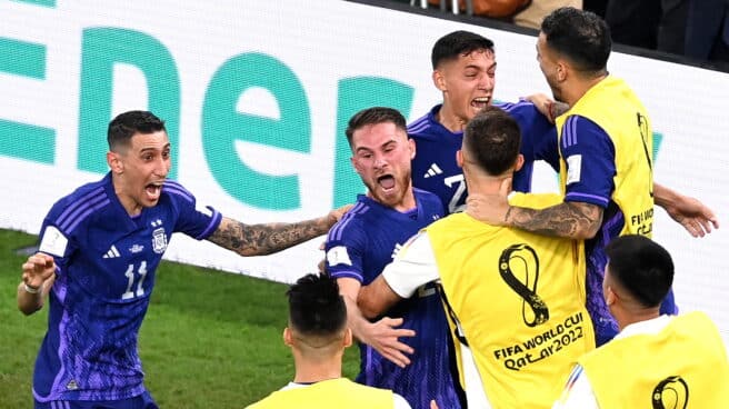 Alexis Mac Allister celebra junto a sus compañeros su gol a Polonia Alexis Mac Allister celebra junto a sus compañeros su gol a Polonia