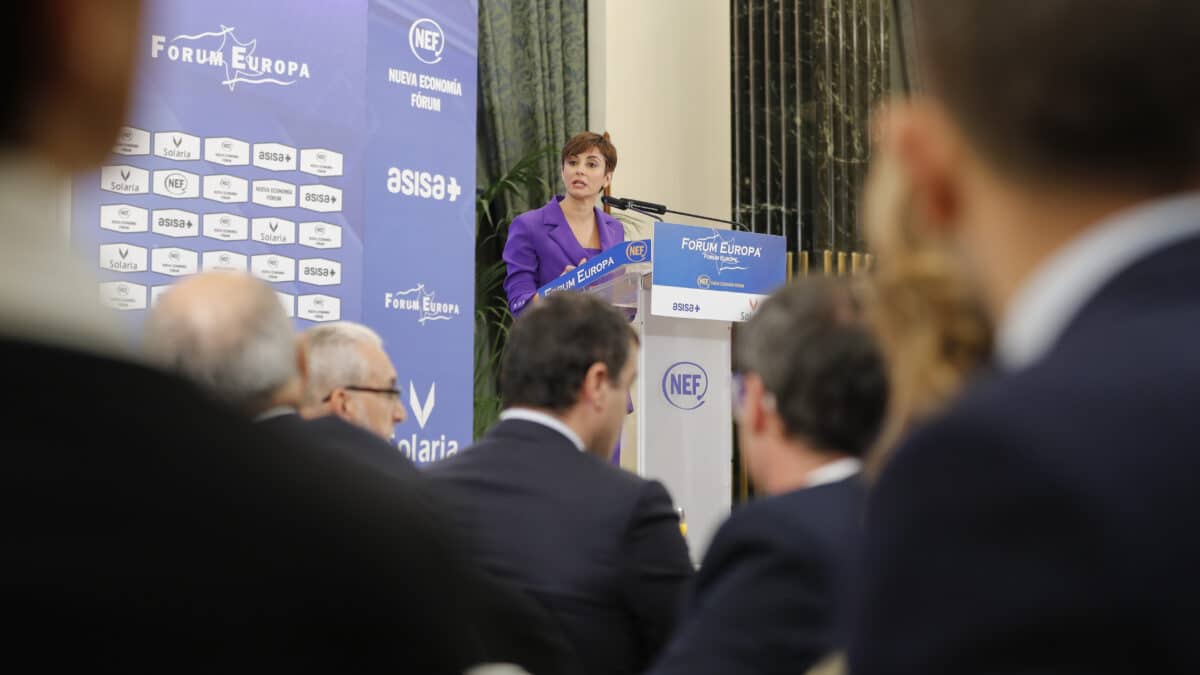 MADRID, 17/11/2022.- La ministra de Política Territorial y portavoz del Gobierno, Isabel Rodríguez, interviene en el desayuno informativo del Fórum Europa. EFE/ Luis Millan