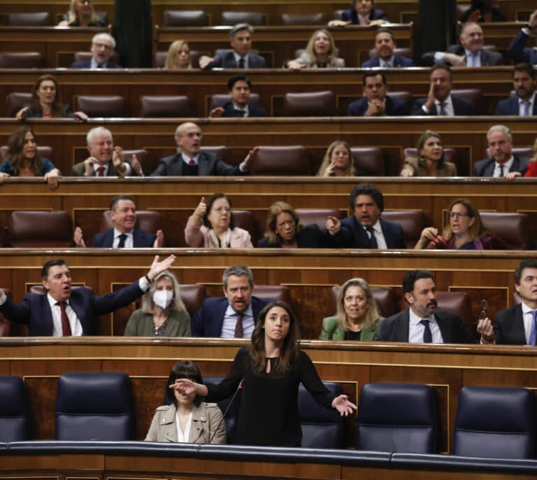 Irene Montero irrita al PSOE con sus acusaciones al PP en el Congreso: "Se ha pasado de frenada"