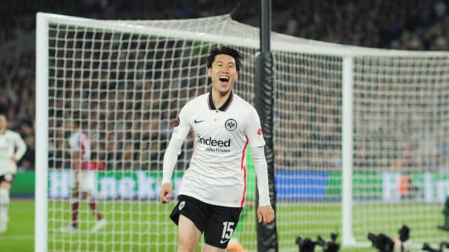 Daichi Kamada celebra un gol con el Eintracht Frankfurt en la pasada edición de la Europa League.