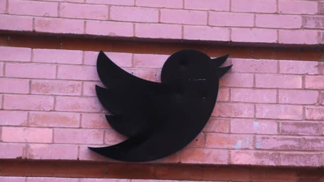 Logo de Twitter en la facha de sus oficinas en Nueva York. Logo de Twitter en la facha de sus oficinas en Nueva York.