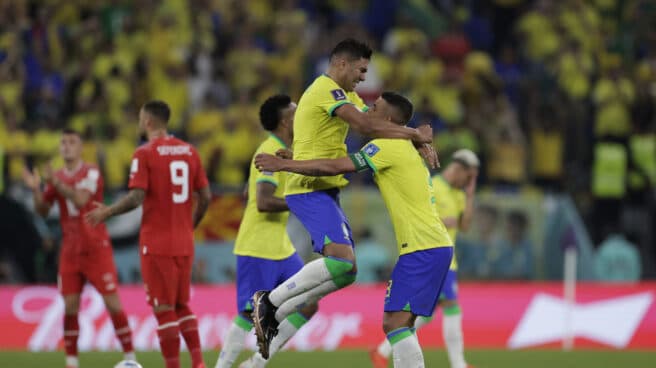 Casemiro celebra su gol decisivo a Suiza