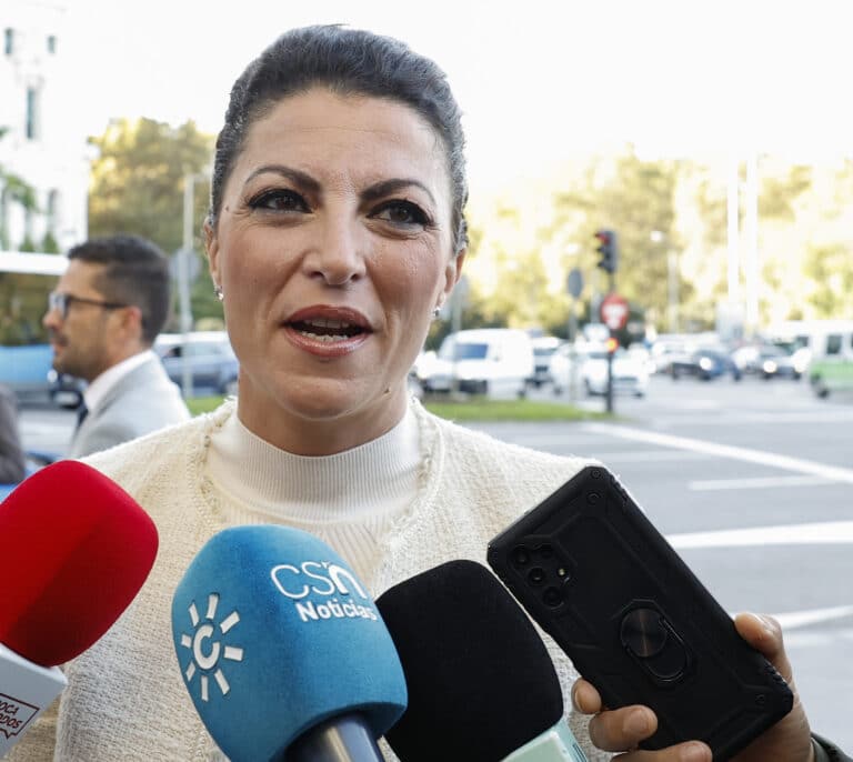Olona lleva la contraria a Vox y rechaza la moción de censura a Sánchez