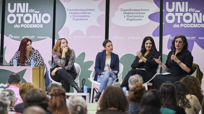 Mesa sobre feminismo en la 'universidad de otoño' de Podemos. Mesa sobre feminismo en la 'universidad de otoño' de Podemos.