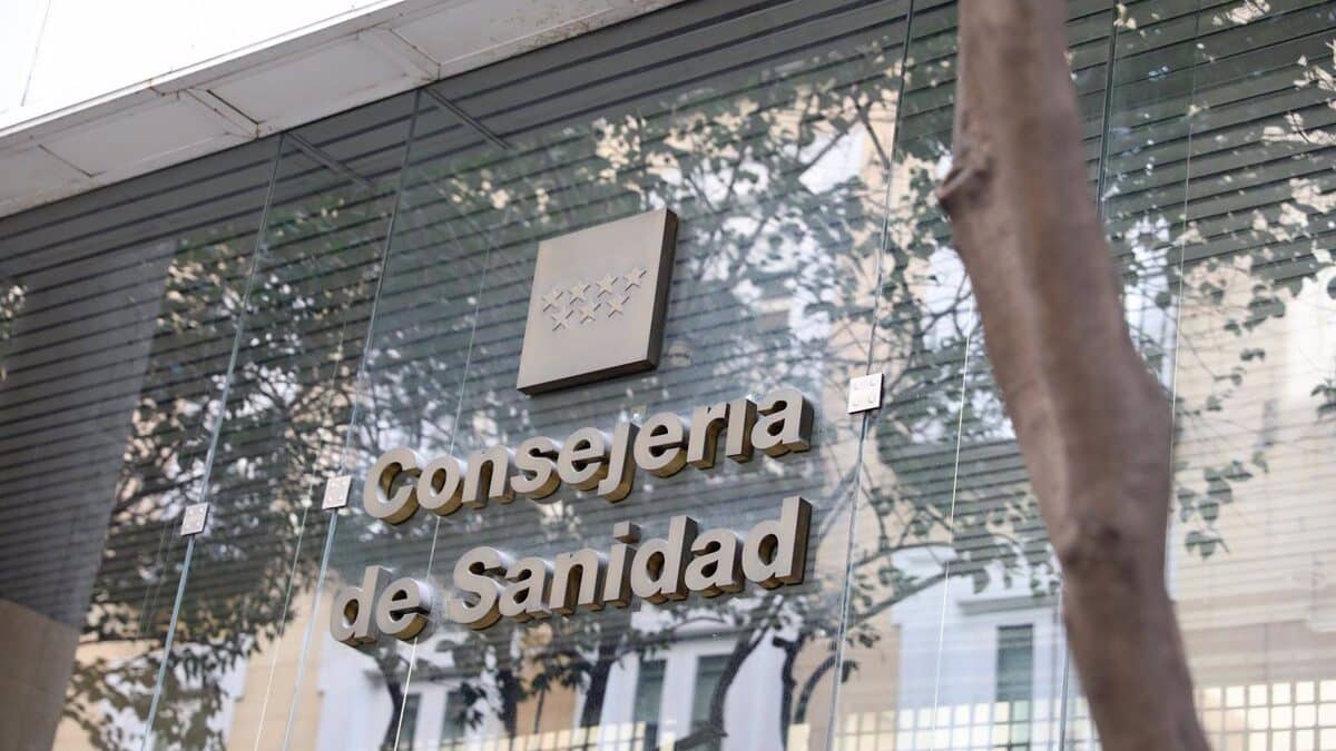 Madrid llega a un acuerdo con los médicos para desconvocar la huelga de las urgencias 24 horas