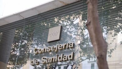 Madrid llega a un acuerdo con los médicos para desconvocar la huelga de las urgencias 24 horas
