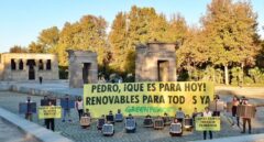 "Pedro, que es para hoy": el mensaje de Greenpeace a Sánchez en el Templo de Debod