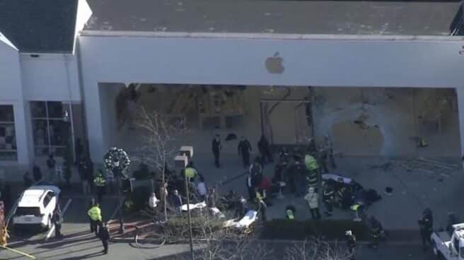 Imagen tras el incidente en la tienda Apple en Hingham