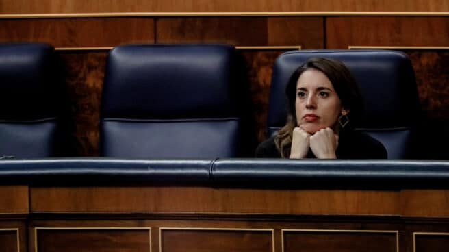 La ministra de Igualdad, Irene Montero, durante una sesión plenaria en el Congreso de los Diputados