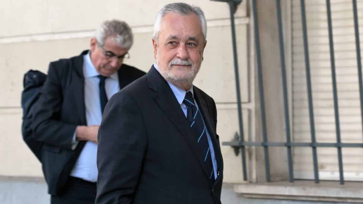 El expresidente andaluz José Antonio Griñán, llegando a la Audiencia de Sevilla durante el juicio.