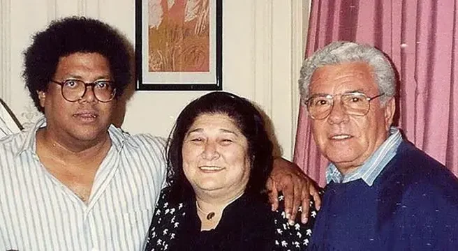 Pablo Milanés, Mercedes Sosa y Marcelo Krass, en 1984. Pablo Milanés, Mercedes Sosa y Marcelo Krass, en 1984.