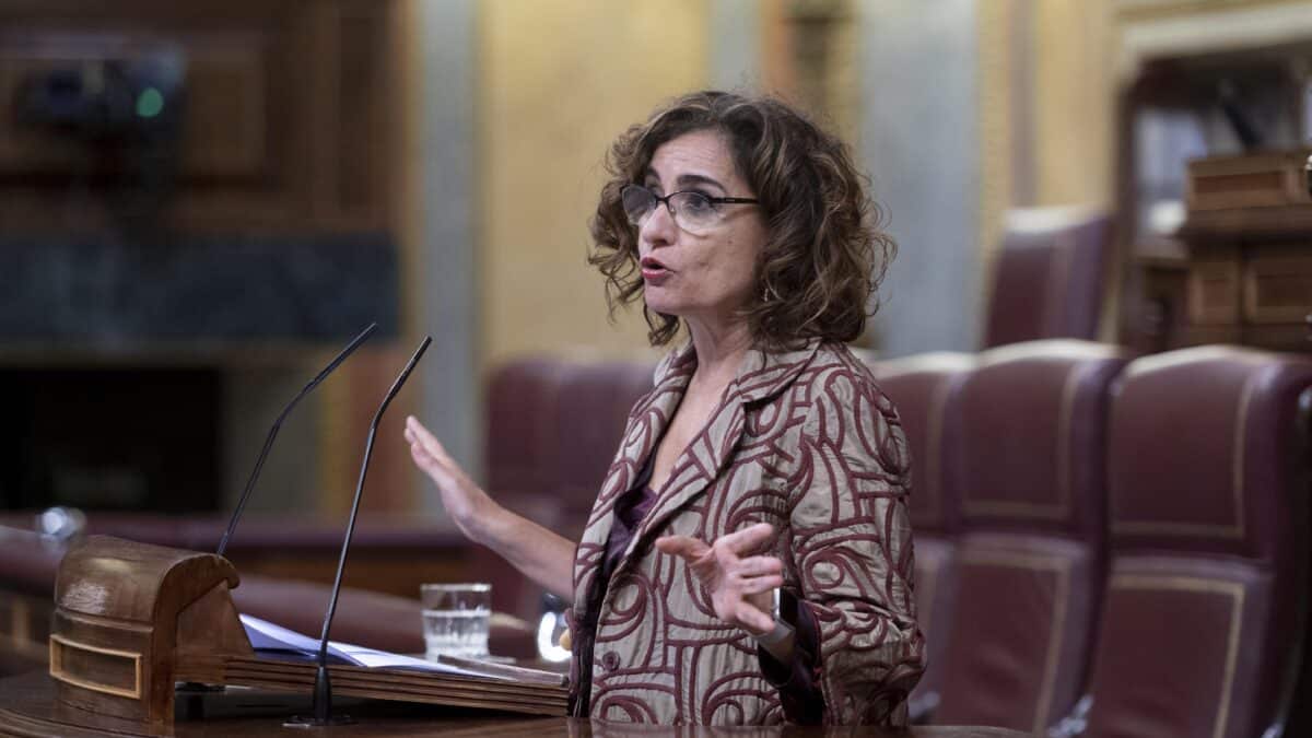 La ministra de Hacienda y Función Pública, María Jesús Montero, interviene durante la segunda jornada plenaria de Presupuestos en el Congreso de los Diputados