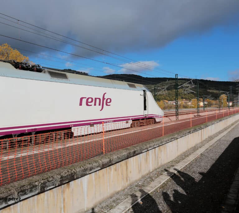 Hallan muerta a una mujer en un tren Madrid-Vigo tras pensar que se había quedado dormida