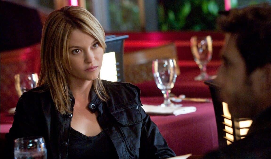 Nicki Aycox en su papel en la serie 'Dark Blue', en 2009