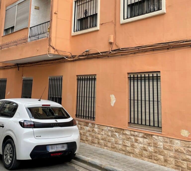 Detenido en Paterna el hombre que disparó a otro por abrirle la puerta del portal a su mujer
