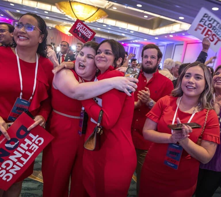 Las derrotas de los candidatos pro-Trump lastran la 'ola roja' de los republicanos pese a recuperar poder en el Congreso