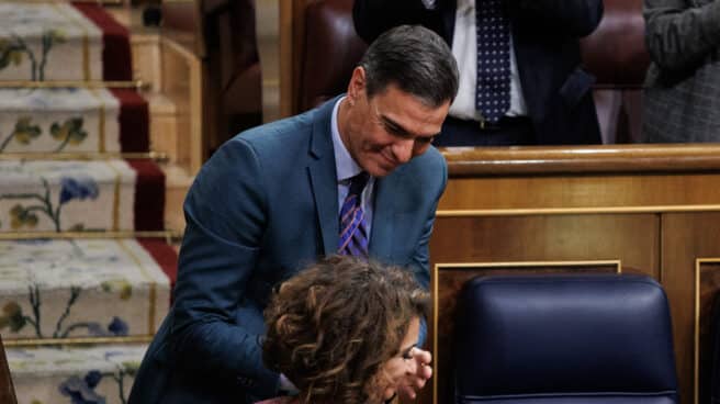 El presidente del Gobierno, Pedro Sánchez, y la ministra de Hacienda y Función Pública, María Jesús Montero, este jueves, en el Congreso El presidente del Gobierno, Pedro Sánchez, y la ministra de Hacienda y Función Pública, María Jesús Montero, este jueves, en el Congreso