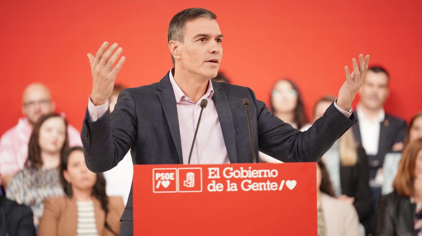 El secretario general del PSOE y presidente del Gobierno, Pedro Sánchez, interviene en un acto de partido en Vitoria-Gasteiz, este fin de semana