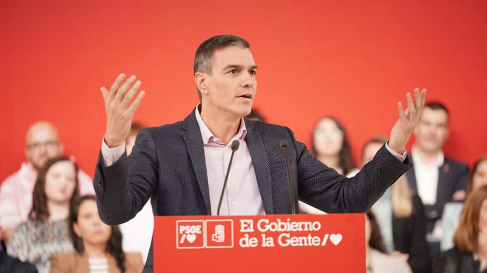 El secretario general del PSOE y presidente del Gobierno, Pedro Sánchez, interviene en un acto de partido en Vitoria-Gasteiz, este fin de semana