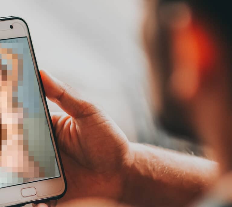 Sanción de 525.000 euros a la dueña de cinco webs porno por el uso ilícito de datos personales