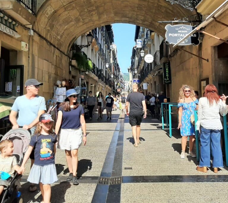 La Euskadi 'vaciada': el 85% de sus municipios tiene ya más fallecimientos que nacimientos