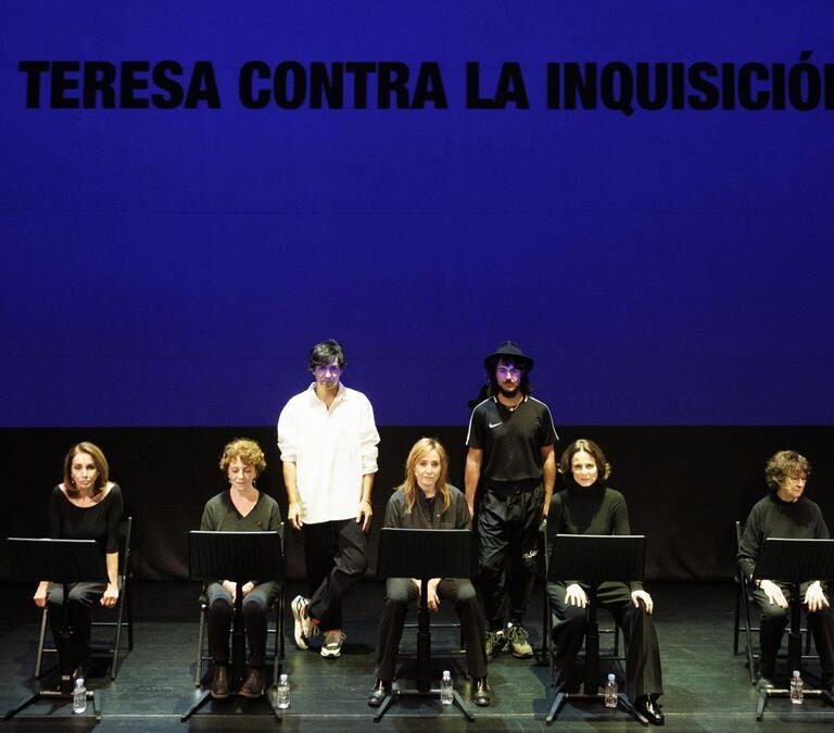 Almodóvar, Bardem y más de 150 personalidades de la cultura firman un manifiesto de apoyo a Paco Bezerra