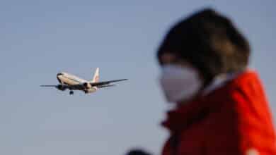 España aplicará desde hoy controles sanitarios Covid a los vuelos procedentes de China