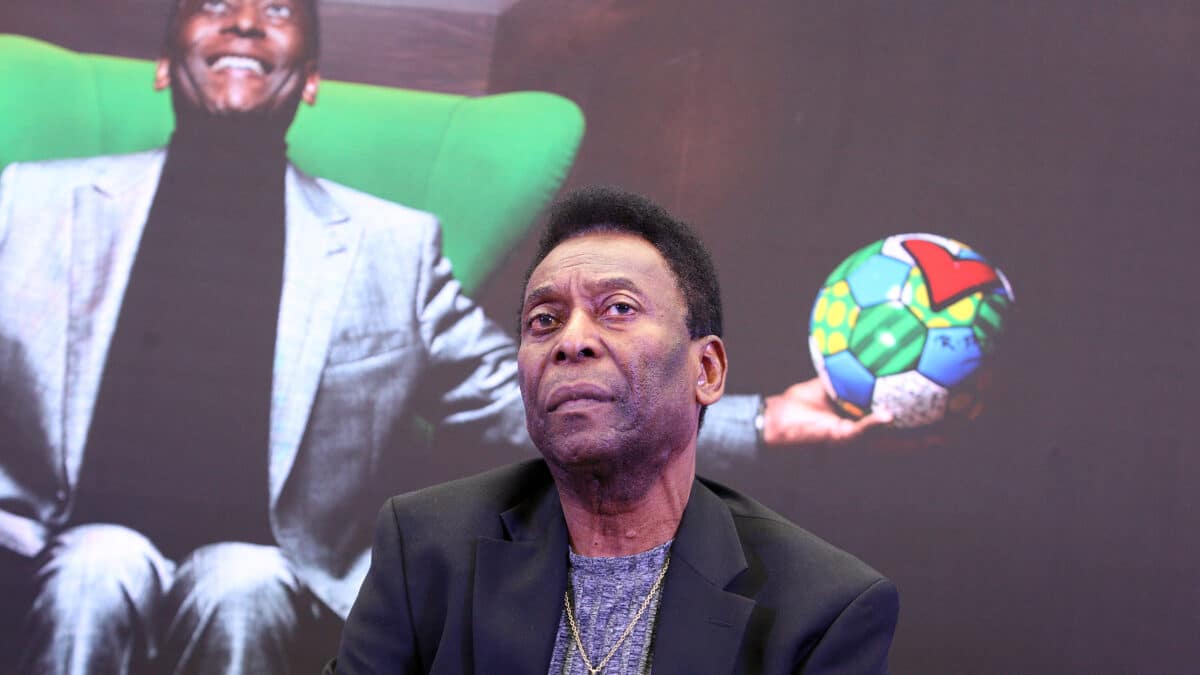 Fotografía de archivo fechada el 29 de abril de 2014, donde se observa al exfutbolista brasileño Edson Arantes Do Nascimento "Pelé", durante una rueda de prensa en Ciudad de México (México).