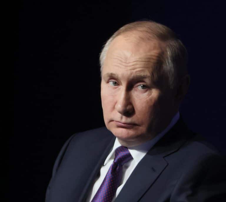 El Kremlin advierte de que tomará "contramedidas" con la entrada de Finlandia en la OTAN