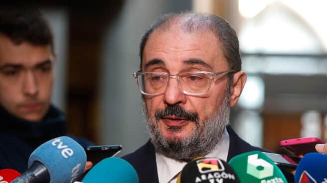 Lambán critica al Gobierno por quedarse Teruel sin ser sede de la Agencia Espacial El presidente del Gobierno de Aragón, Javier Lambán, responde a las preguntas de los periodistas a su llegada al pleno de las Cortes de Aragón
