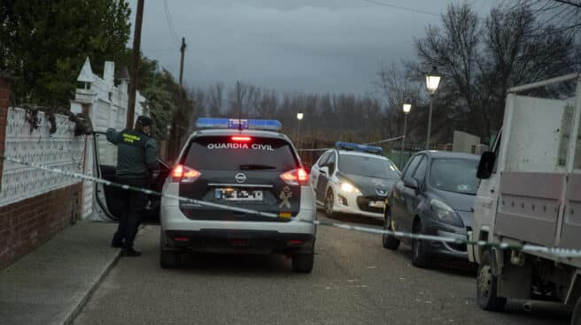 La Guardia Civil, en la vivienda de Escalona (Toledo). La Guardia Civil, en la vivienda de Escalona (Toledo).