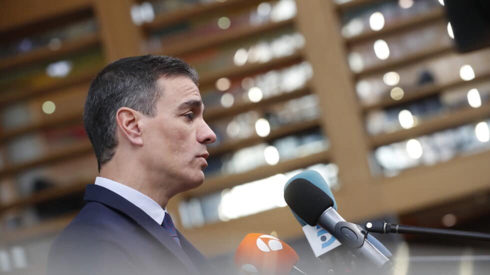 Brussels (Belgium), 14/12/2022.- Spain's Prime minister Pedro Sanchez arrives at the EU-ASEAN commemorative summit in Brussels, Belgium, 14 December 2022. It is the first-ever summit between the leaders of EU and ASEAN member states, marking 45 years of diplomatic relations. (Bélgica, España, Bruselas) EFE/EPA/STEPHANIE LECOCQ