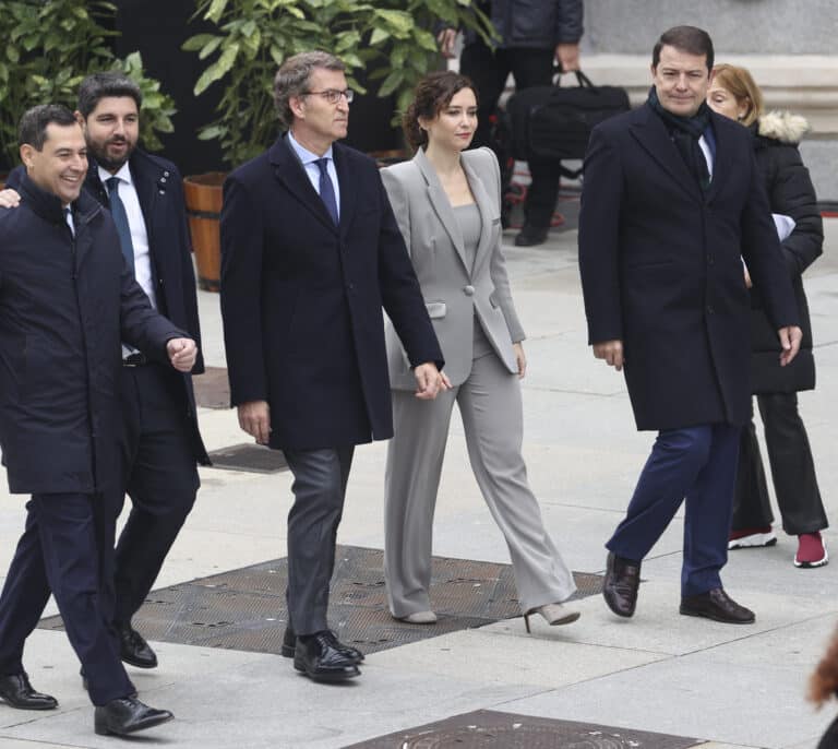 Los barones del PP exigen a Pedro Sánchez que vuelva a la senda constitucional y rompa con sus socios