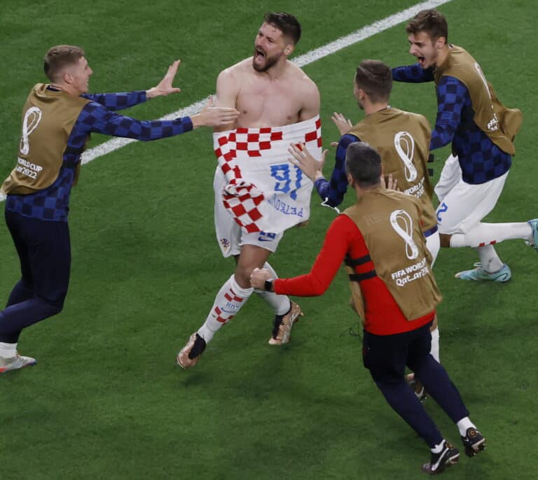 Croacia elimina a Brasil y amplía su historia en los mundiales con otra semifinal