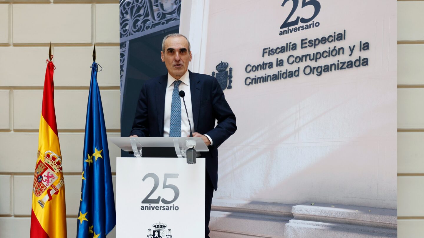 La operación contra Luzón activada por Leire Díez incluyó el intento de comprar a un fiscal con 300.000 euros