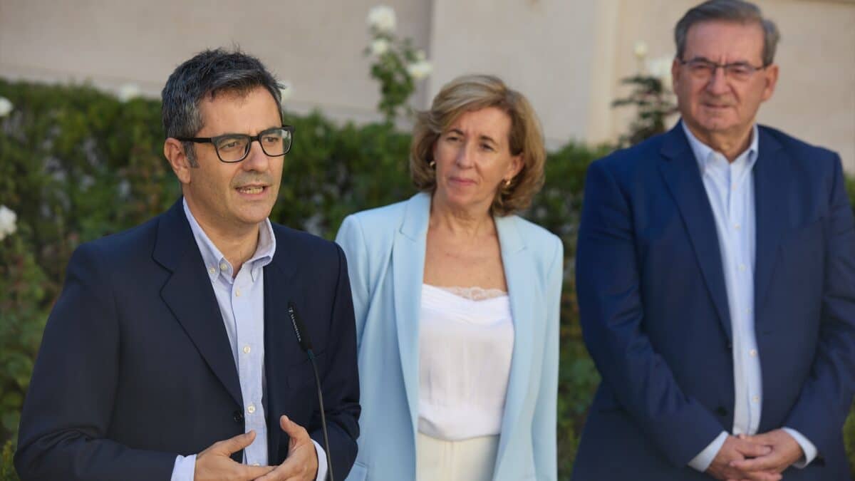 La secretaria de Estado de Economía hasta mayo de 2021 y actual presidenta de Patrimonio Nacional, Ana de la Cueva, junto al ministro de la Presidencia, Félix Bolaños (izq.), en un evento en septiembre.