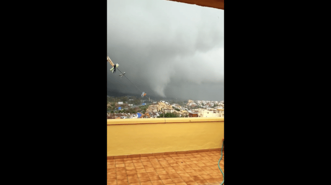 Un tornado causa daños materiales en Marbella Tornado en Marbella