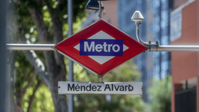 Metro de Madrid: Qué son las misteriosas pegatinas que han sorprendido a los viajeros