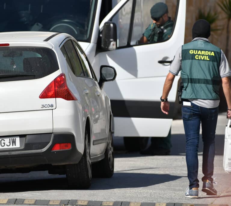 Localizan en Sevilla más de 50.000 kilos de falsos jamones y paletas de pata negra en almacenes clandestinos