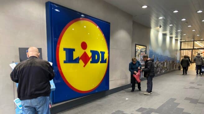 Aldi y Lidl se lanzan a por Dia