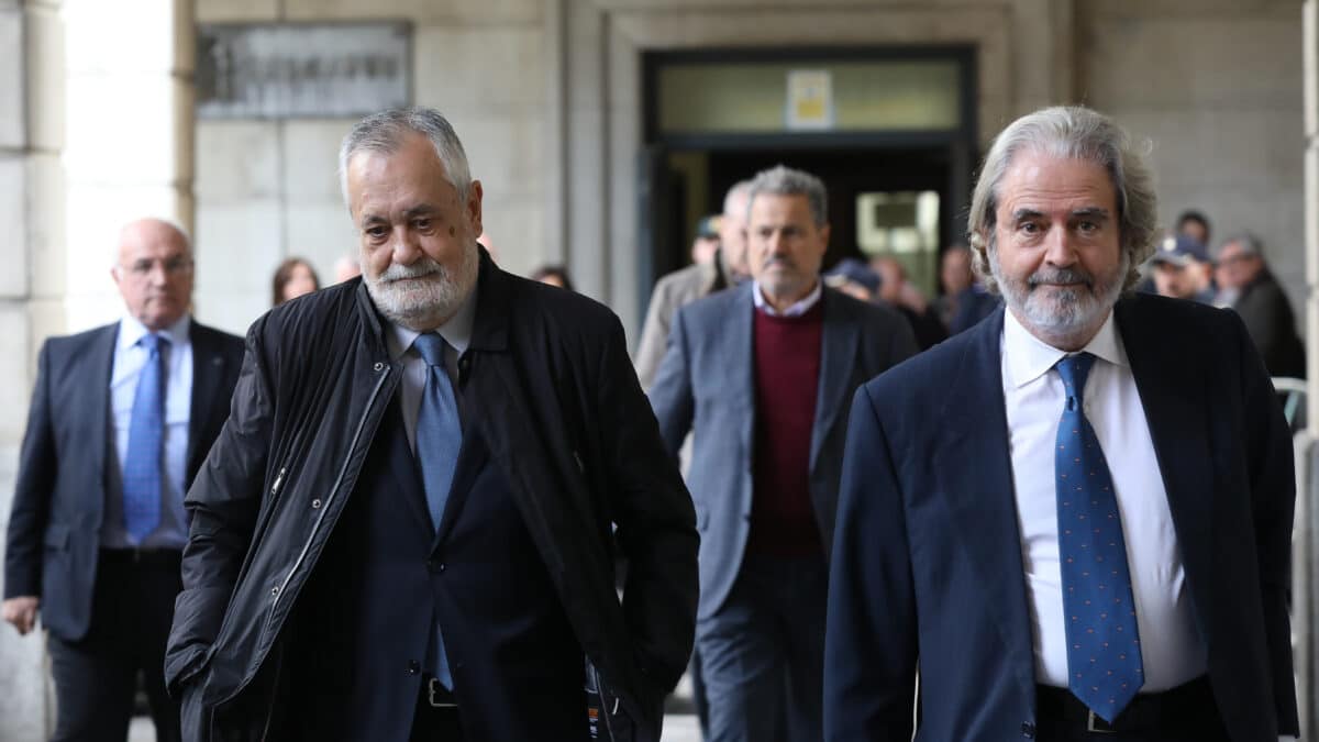 El ex-presidente de la Junta de Andalucía, José Antonio Griñán, llegando al juicio del caso ERE