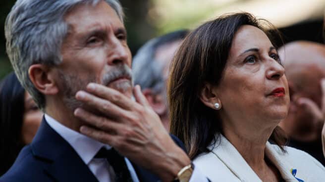 El ministro de Interior, Fernando Grande-Marlaska, y la ministra de Defensa, Margarita Robles