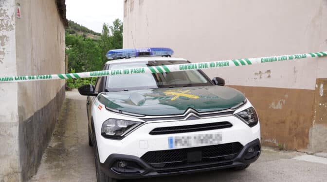Una madre y sus tres hijos saltan de un segundo piso a un colchón tras incendiarse su casa