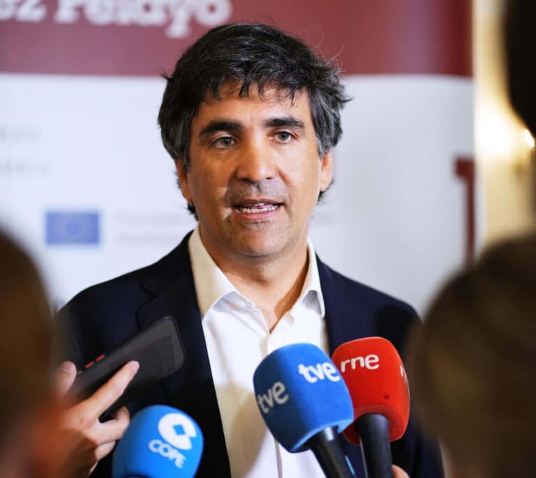 El Gobierno anticipa que eliminará el descuento de 20 céntimos por litro de combustible