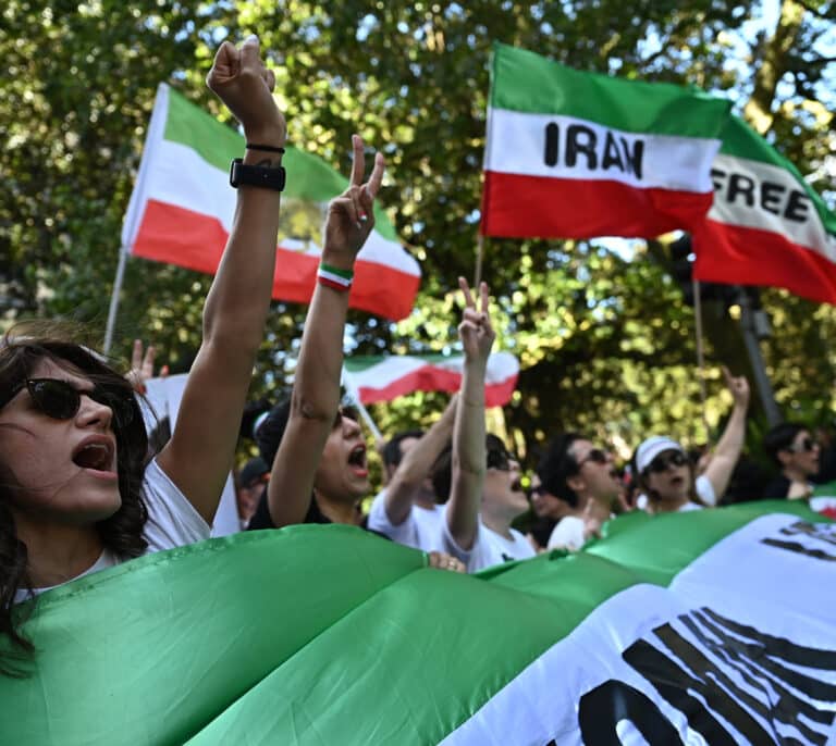 Irán declara la disolución de la "Policía de la moral" implicada en la muerte de Mahsa Amini