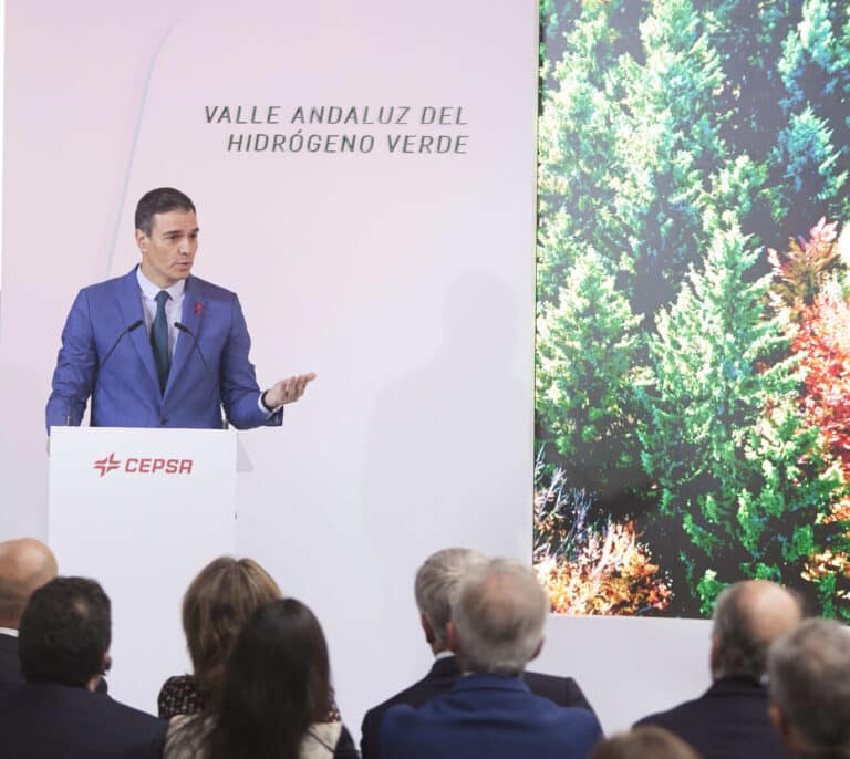 Cepsa presenta una inversión de 3.000 millones para desarrollar el mayor proyecto de hidrógeno verde europeo