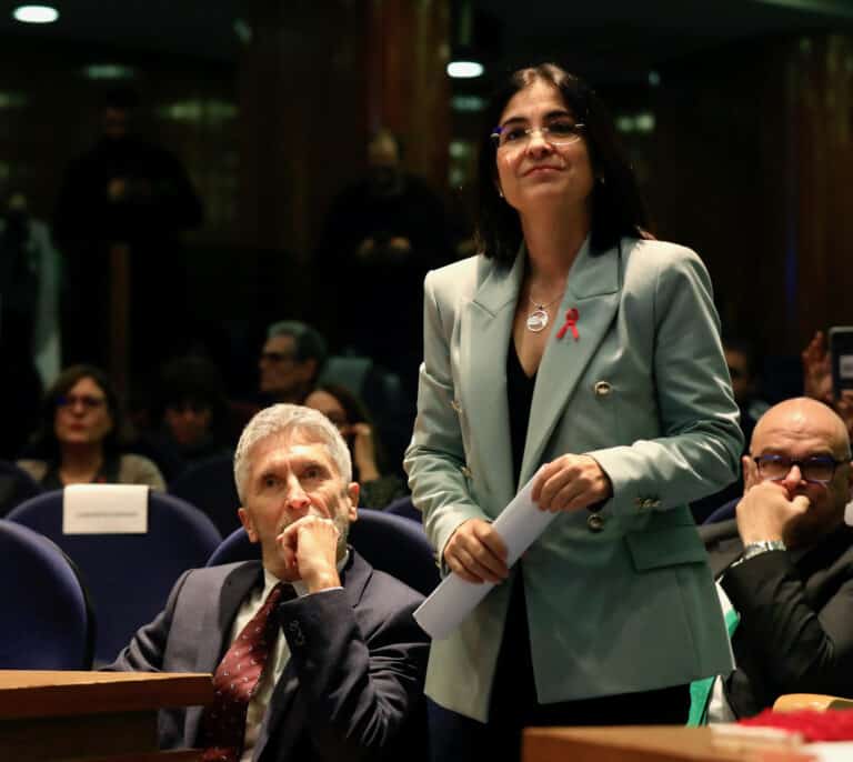 El Gobierno propone incentivar el trabajo de médicos jubilados para paliar el déficit de Atención Primaria