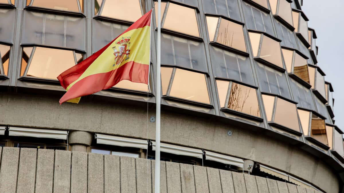 Fachada de la Sede del Tribunal Constitucional, a 2 de diciembre de 2022, en Madrid (España). VOX ha registrado hoy un recurso de inconstitucionalidad del GP contra la conocida como ley ‘Solo sí es sí’, en la Sede . La presentación del recurso por parte de la formación verde viene precedida por la polémica generada por la revisión a la baja de condenas por delitos sexuales que se está produciendo con la entrada en vigor de la norma y que ha provocado la petición de cese de la Ministra de Igualdad, Irene Montero.