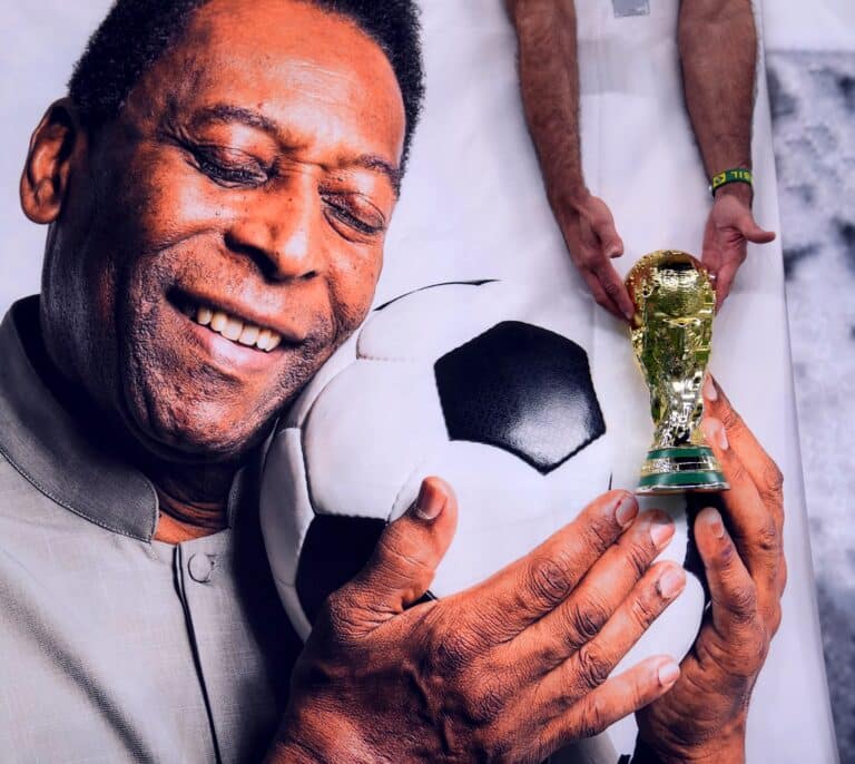 Pelé ya no responde a la quimioterapia y pasa a cuidados paliativos